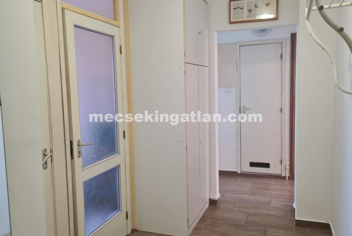 Pécs, Kertváros Csikor Kálmán utcában kiadó 2+1 fél szobás lakás