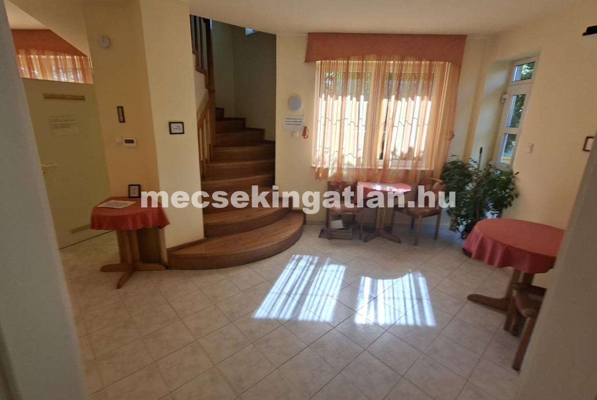 Kiadó önálló bérlemény Pécsett az Egyetemvárosban- ATLÉTA utcában 6 lakásos apartmanházban