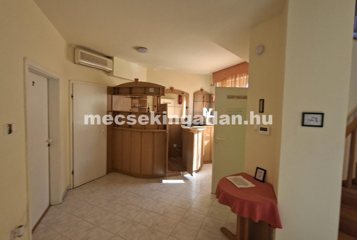 Kiadó önálló bérlemény Pécsett az Egyetemvárosban- ATLÉTA utcában 6 lakásos apartmanházban
