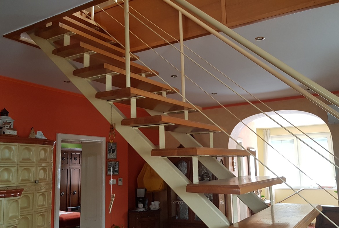 Kiadó Egyetemvárosban ATLÉTA utcában családi házban apartman diákok részére