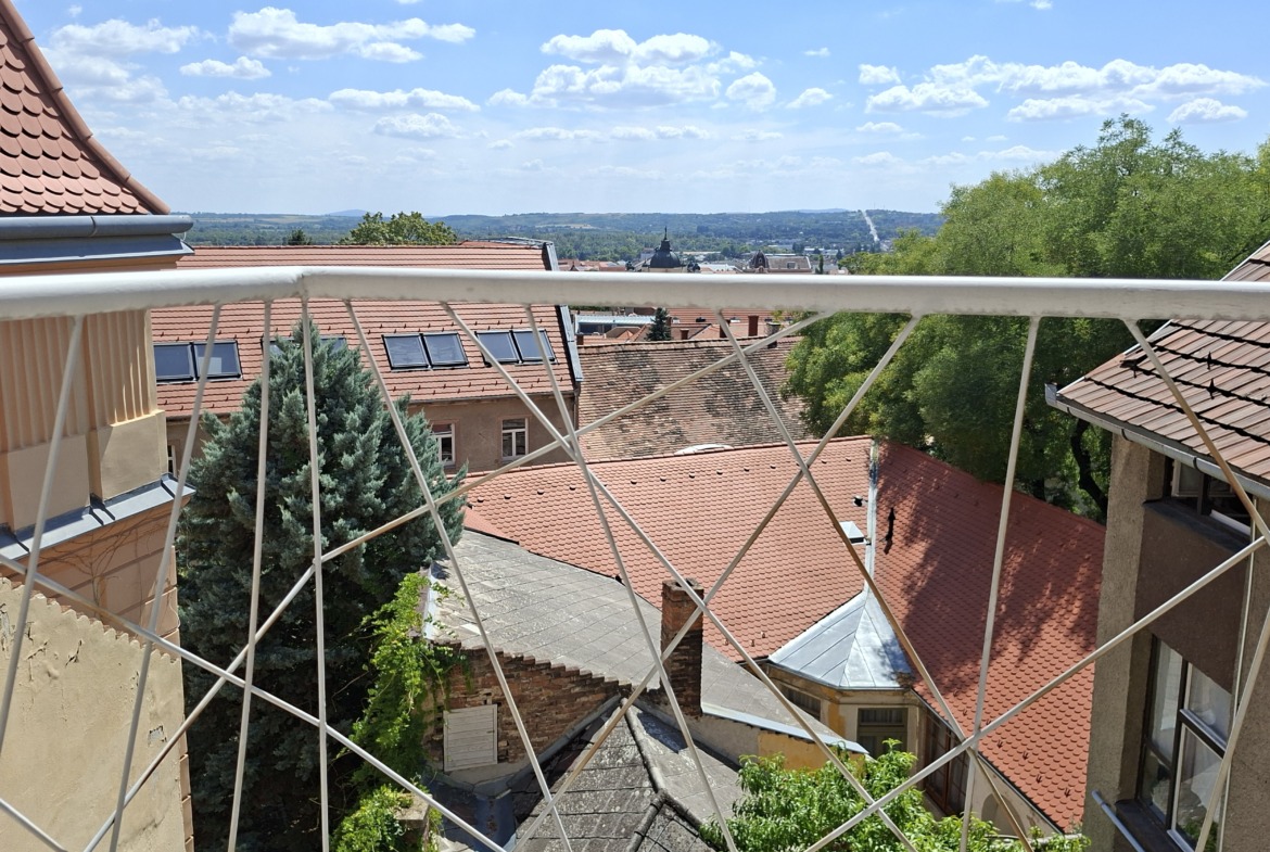 Pécs, Papnövelde utcában igényes lakás albérletbe kiadó