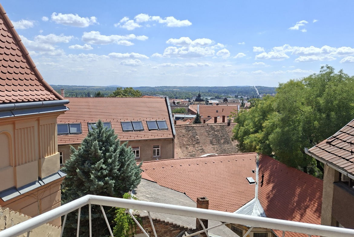 Pécs, Papnövelde utcában igényes lakás albérletbe kiadó