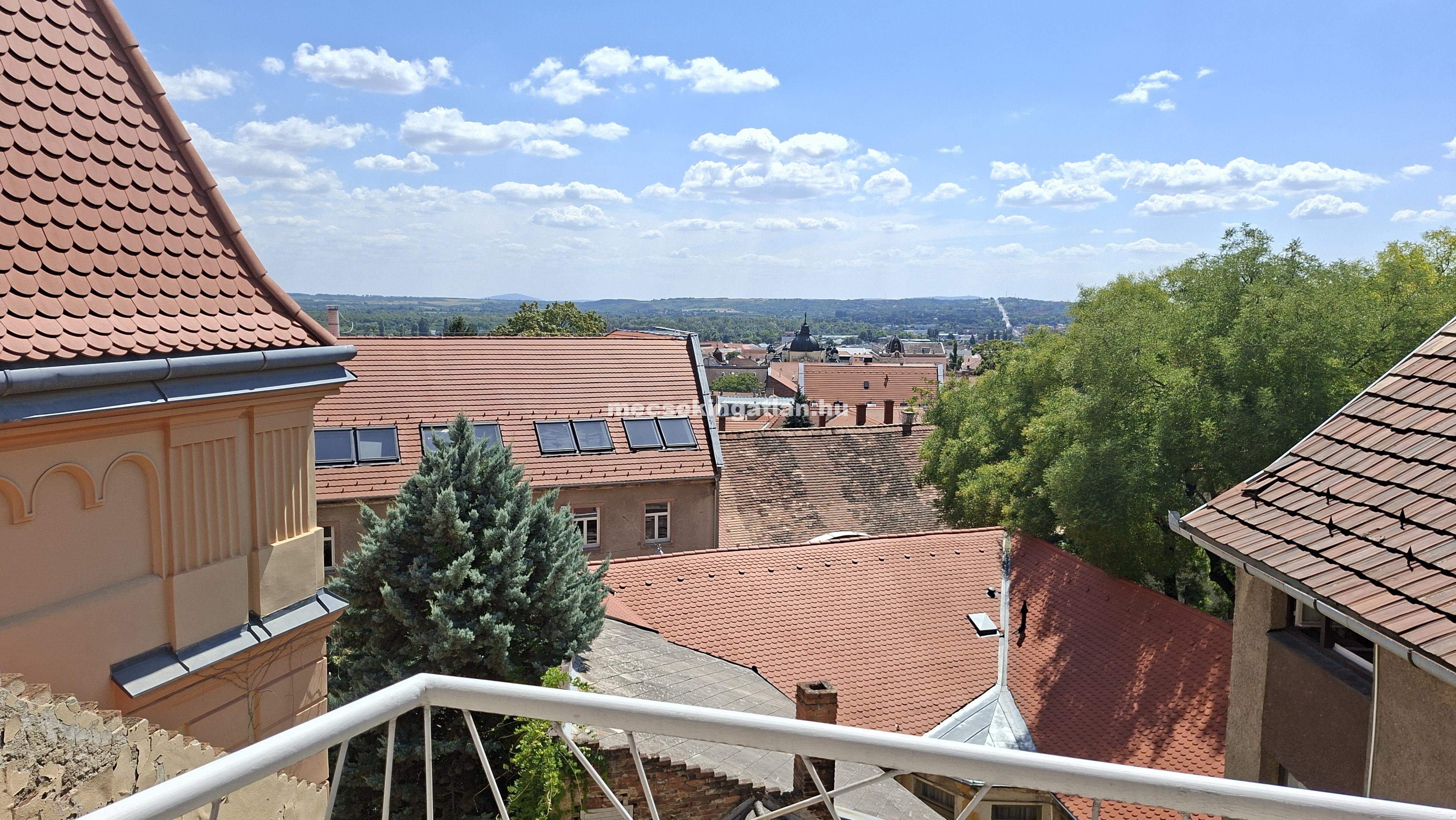 Pécs, Papnövelde utcában igényes lakás albérletbe kiadó