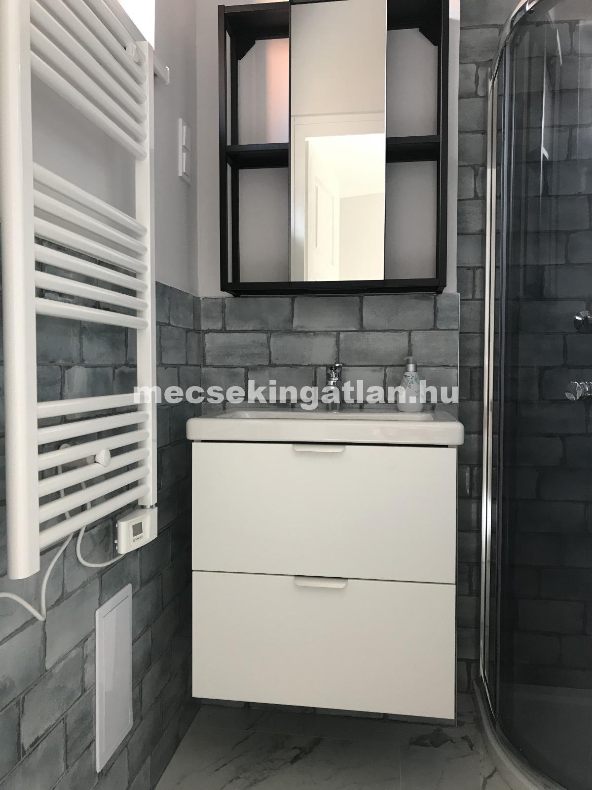 Pécs, Papnövelde utcában igényes lakás albérletbe kiadó