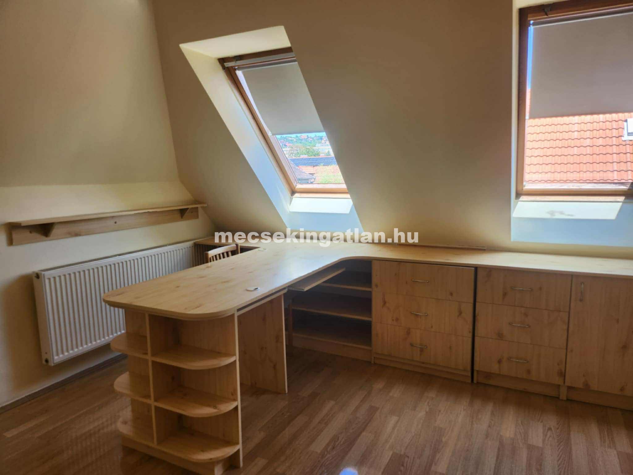 Kiadó Egyetemvárosban ATLÉTA utcában családi házban apartman diákok részére