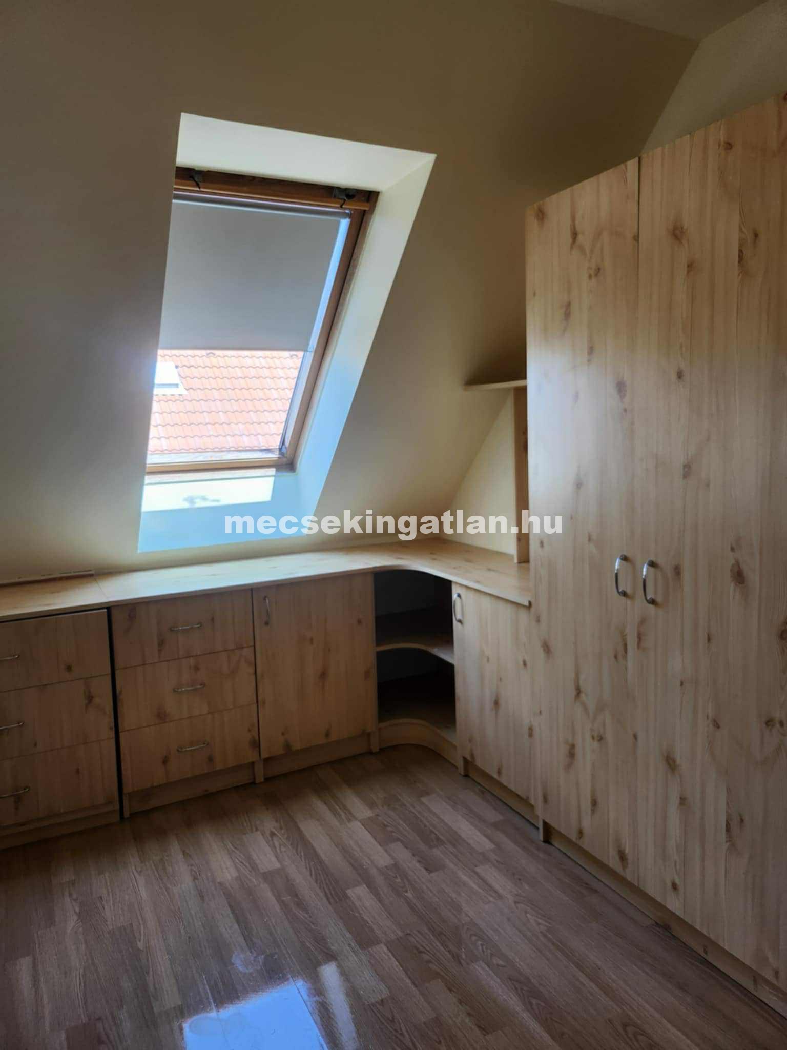 Kiadó Egyetemvárosban ATLÉTA utcában családi házban apartman diákok részére