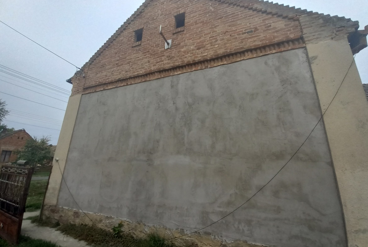 Pécstől 30 km távolságra Rózsafán eladó családi ház!