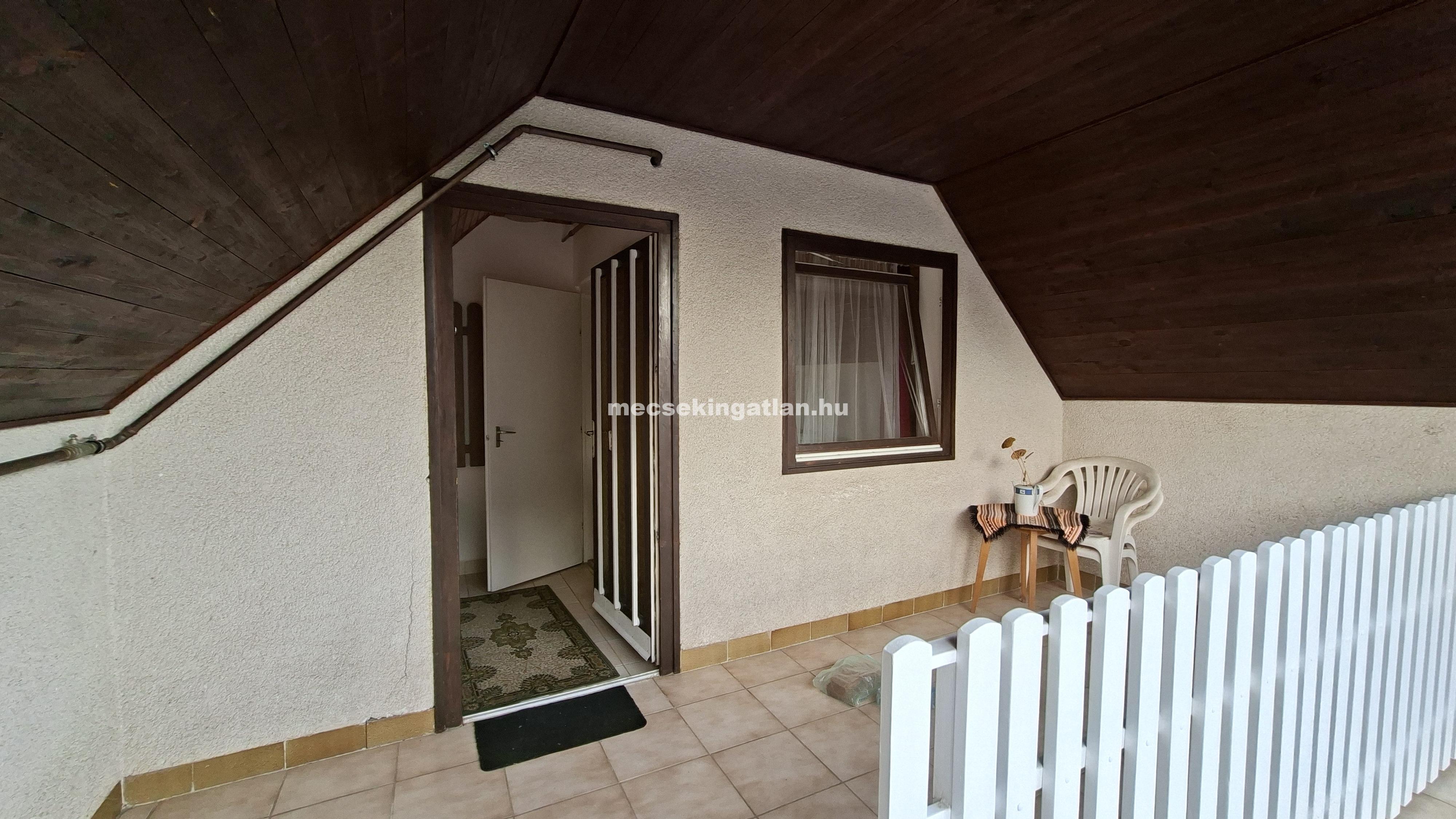 Pécs Egyetemvárosban kiadó garzonlakás az Orvostudományi Kartól 100 méterre kizárólag diák részére