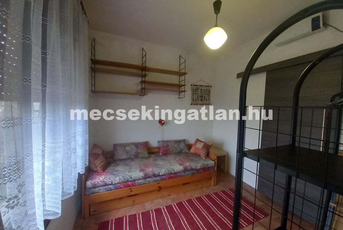A Mecsek oldalában – a Sáska -dűlőben örökpanorámás ingatlan eladó!