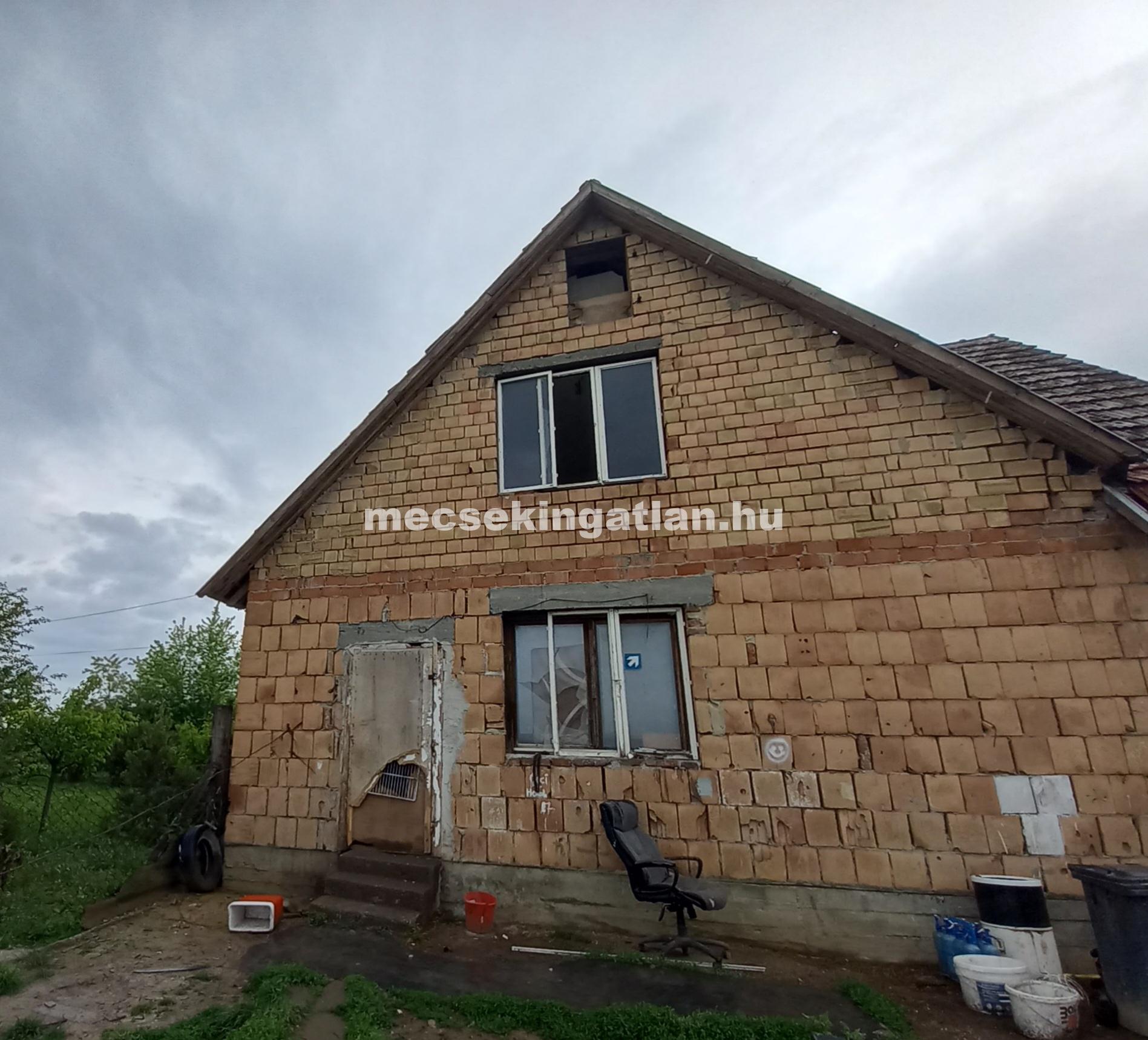 Dencsházán családi ház eladó!