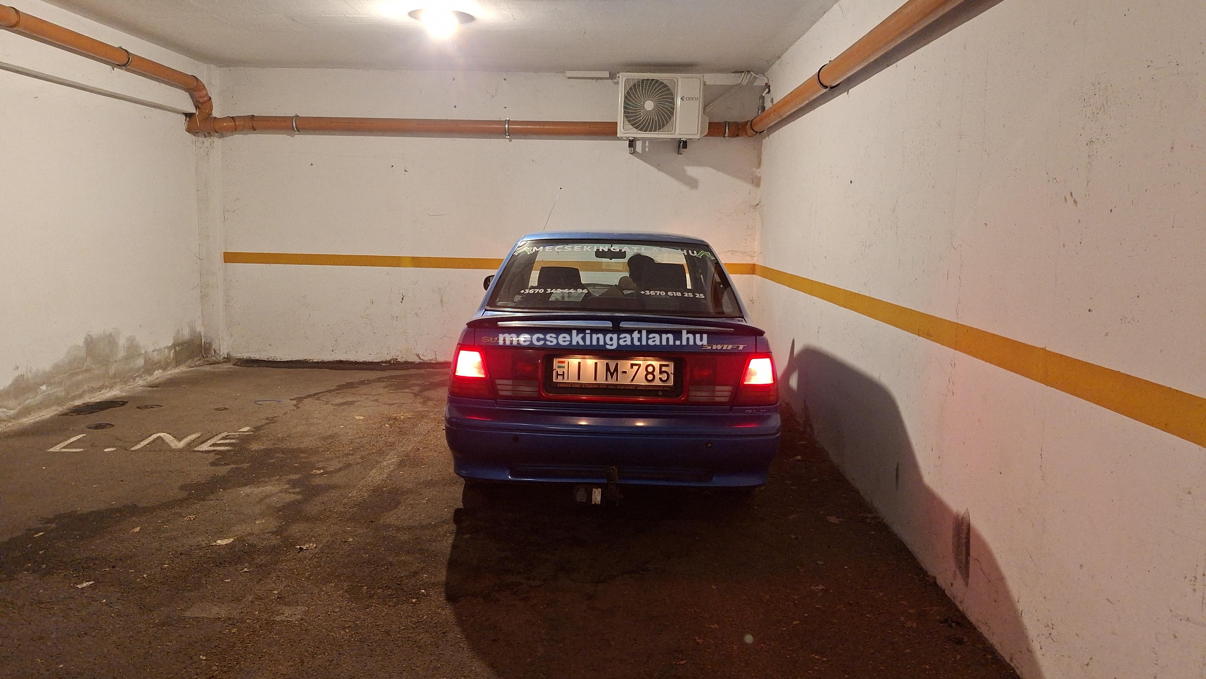 Pécs, Kórház térnél teremgarázs kiadó
