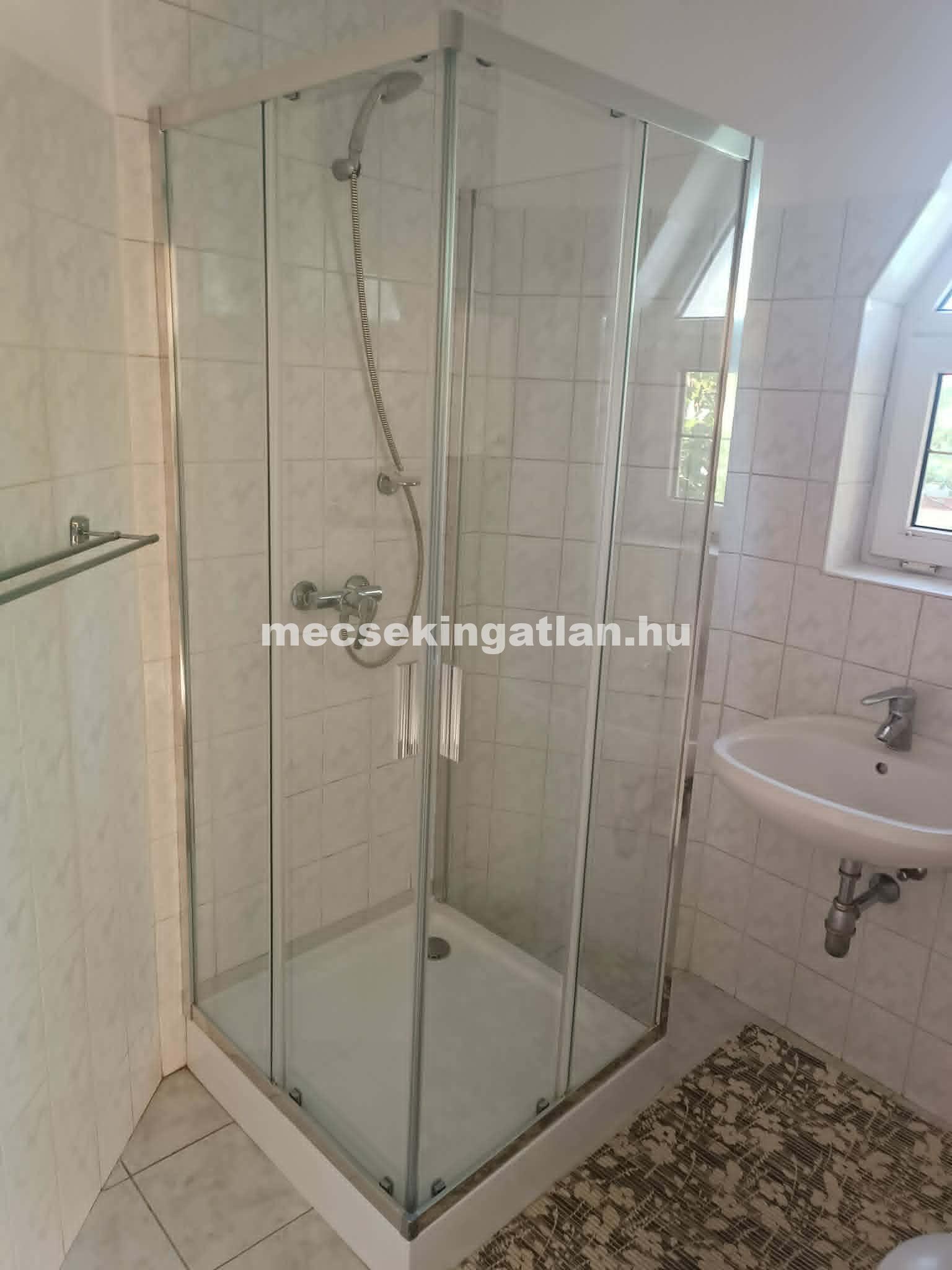 Kiadó önálló bérlemény Pécsett az Egyetemvárosban- ATLÉTA utcában 6 lakásos apartmanházban