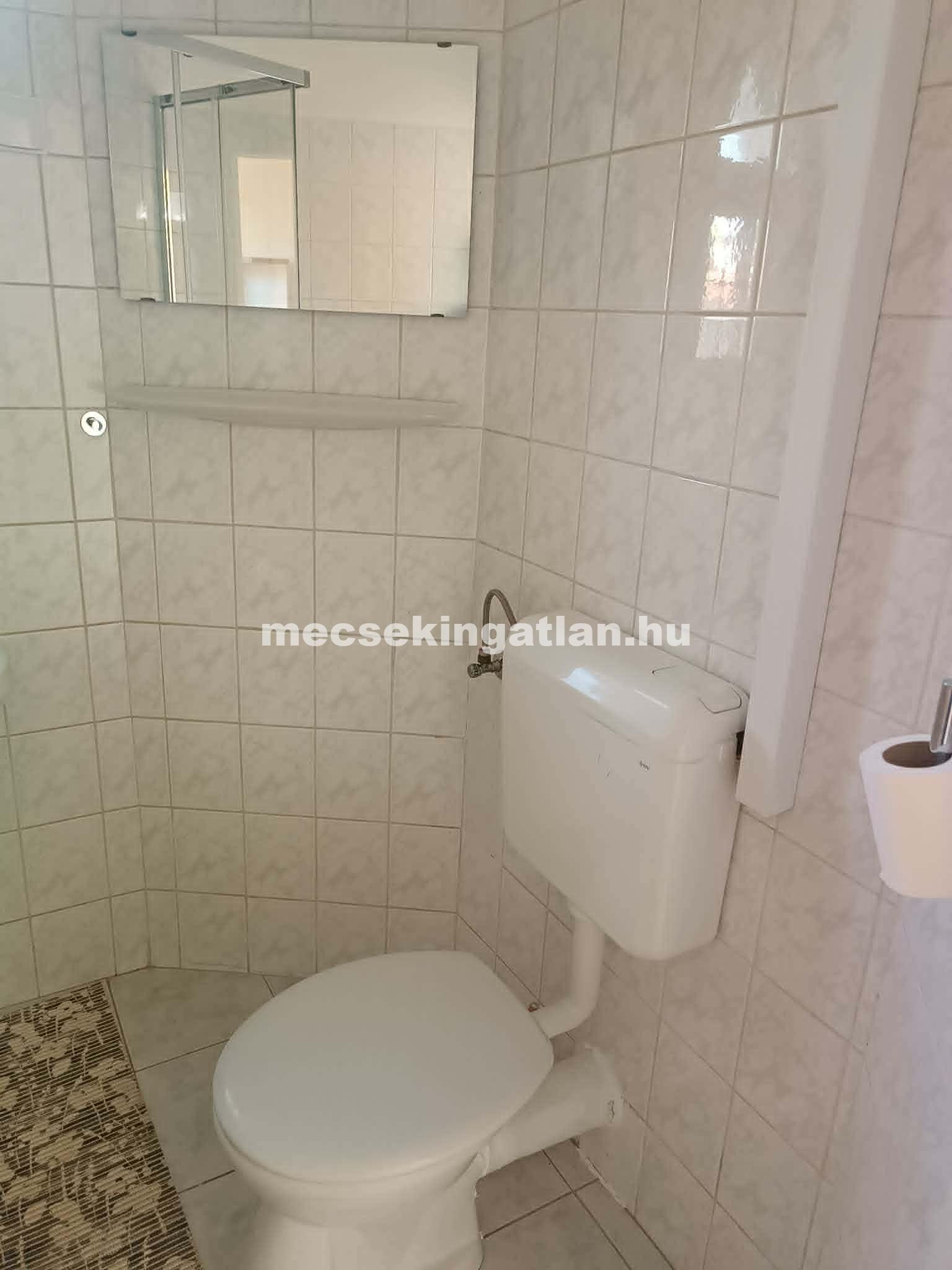 Kiadó önálló bérlemény Pécsett az Egyetemvárosban- ATLÉTA utcában 6 lakásos apartmanházban