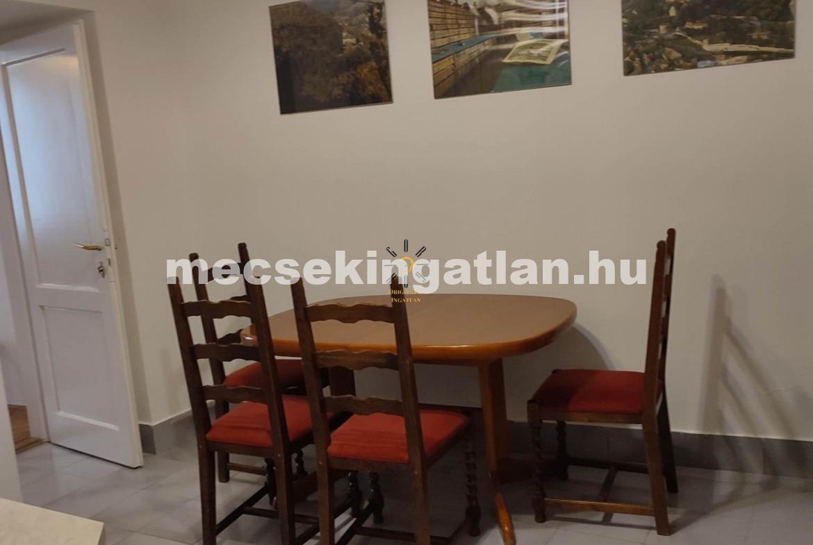 Pécs, Király utcában kiadó első emeleti fix rezsivel lakás