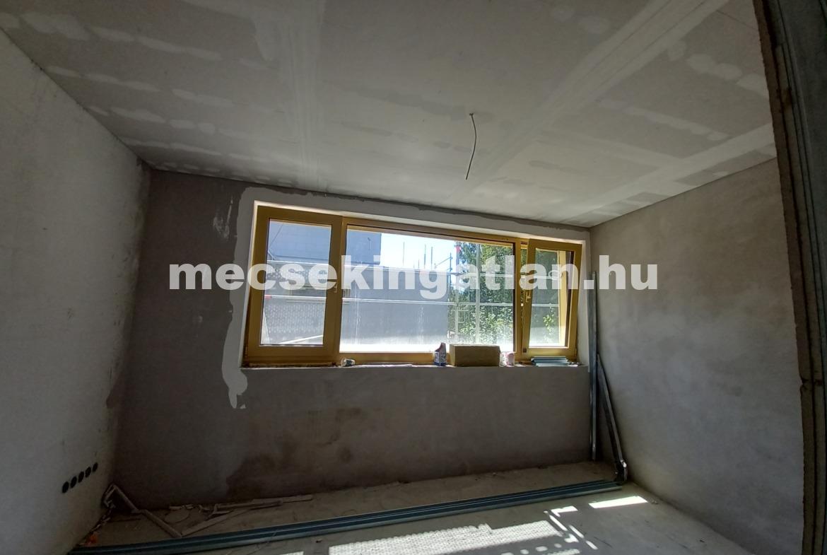 Luxus a Mecsek oldalon utolsó szabad lakás a Surányi úton!