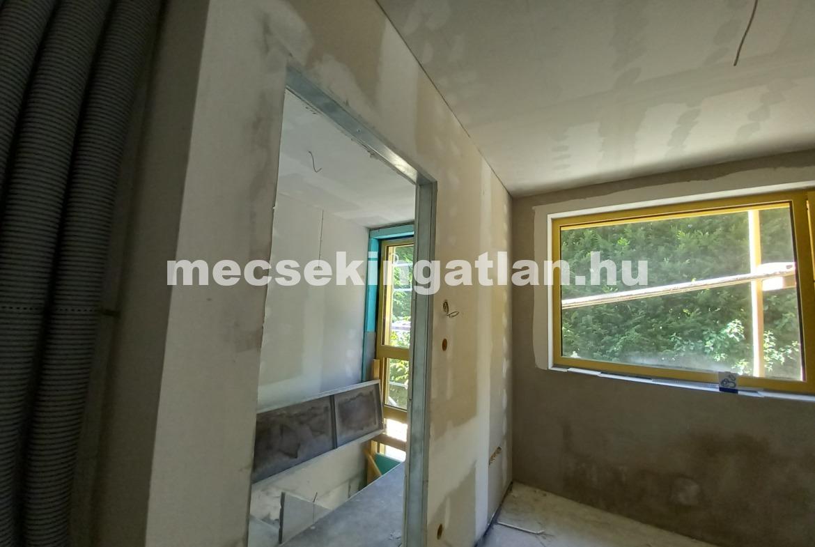 Luxus a Mecsek oldalon utolsó szabad lakás a Surányi úton!