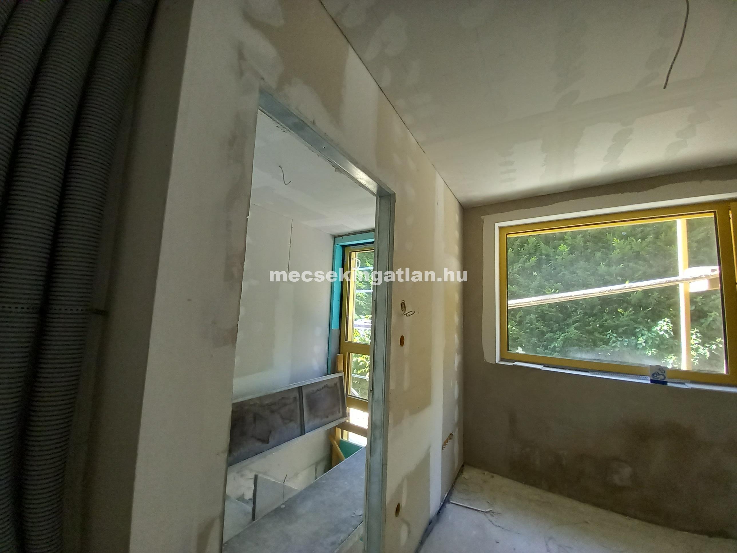 Luxus a Mecsek oldalon utolsó szabad lakás a Surányi úton!