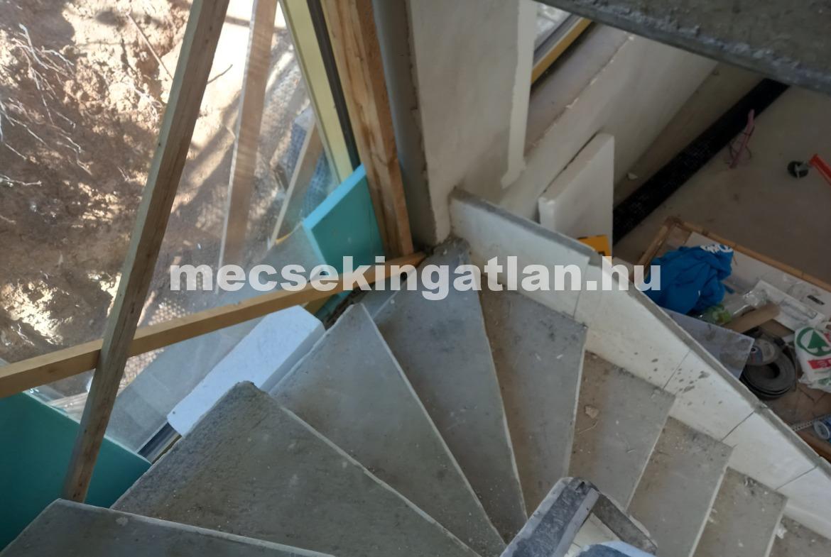 Luxus a Mecsek oldalon utolsó szabad lakás a Surányi úton!