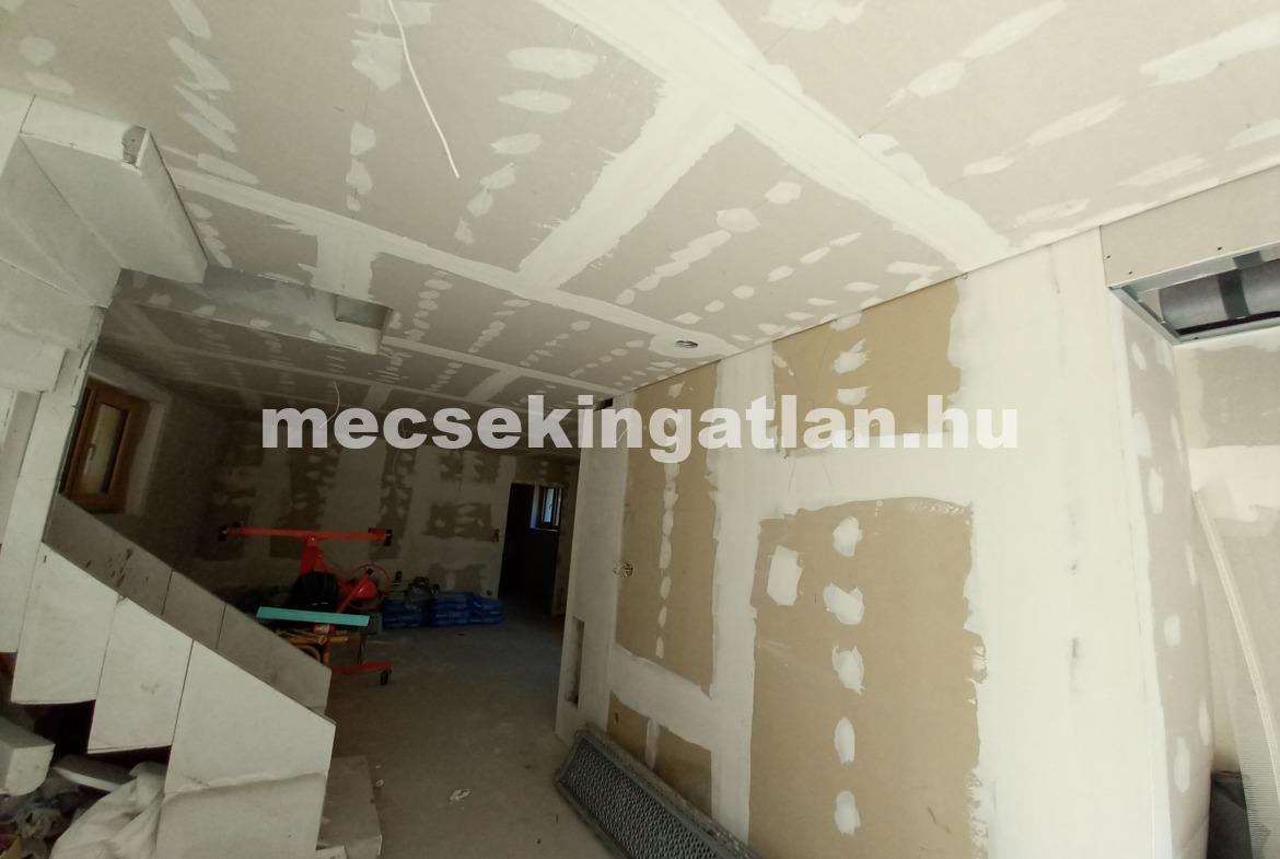 Luxus a Mecsek oldalon utolsó szabad lakás a Surányi úton!