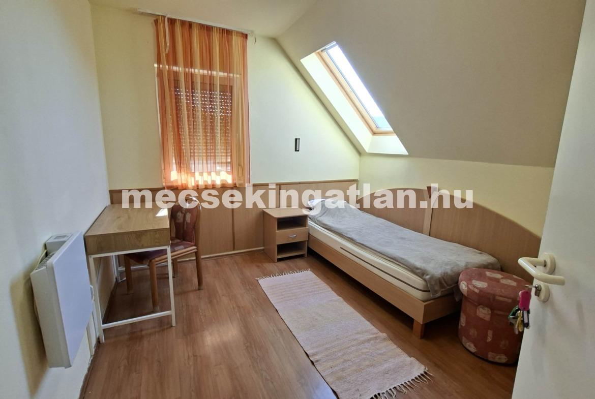 Kiadó önálló bérlemény Pécsett az Egyetemvárosban- ATLÉTA utcában 6 lakásos apartmanházban