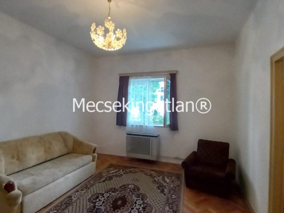 ingatlan p&eacute;cs kiad&oacute; elad&oacute; lak&aacute;s alb&eacute;rletek p&eacute;cs