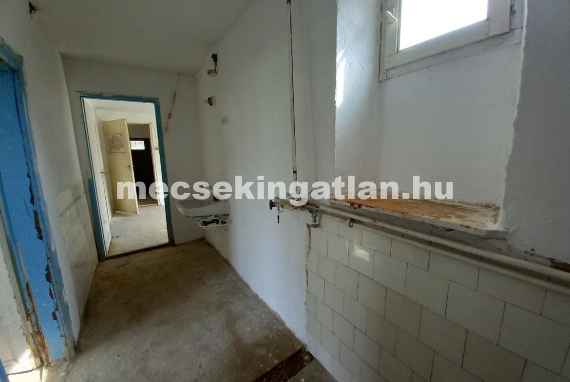 Remek áron eladó családi ház Szabadszentkirályon!