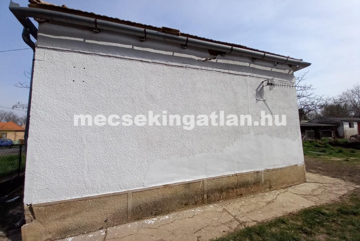 Remek áron eladó családi ház Szabadszentkirályon!