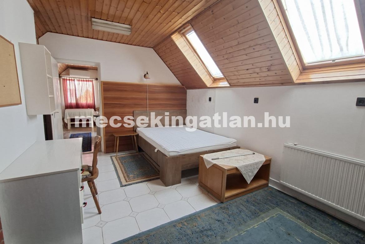 Pécs Egyetemvárosban kiadó garzonlakás az Orvostudományi Kartól 100 méterre kizárólag diák részére