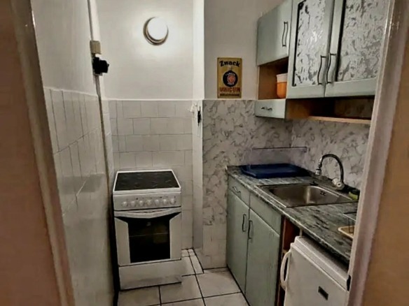 ingatlan p&eacute;cs kiad&oacute; elad&oacute; lak&aacute;s alb&eacute;rletek p&eacute;cs