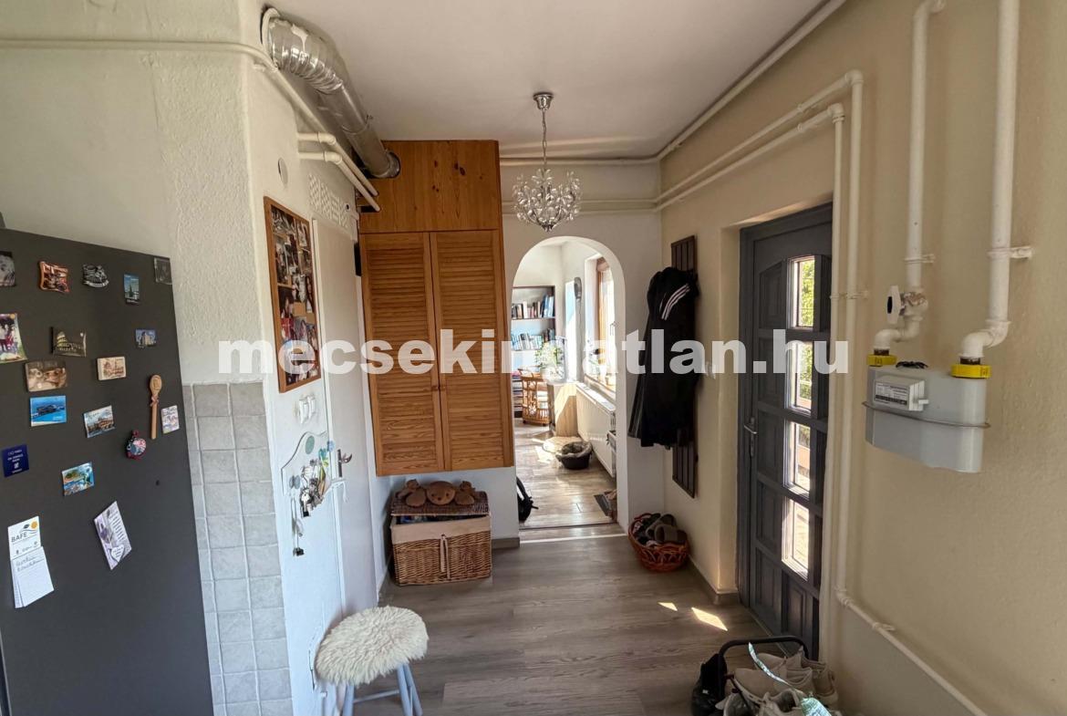 Pécs magyarürögi részén kétszintes családi ház eladó