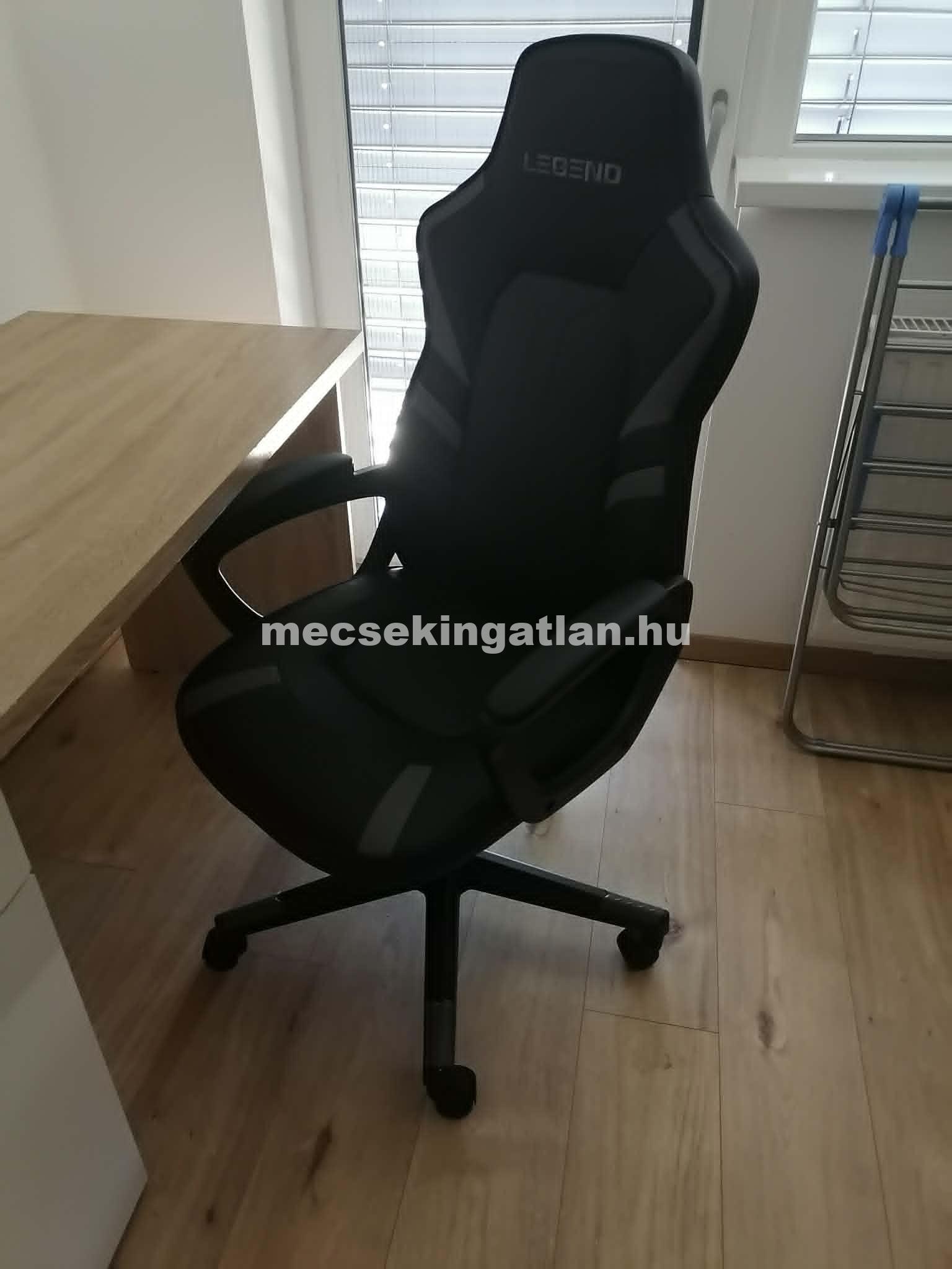 Pécsett a Megyeri téren újépítésű téglalakás kiadó!