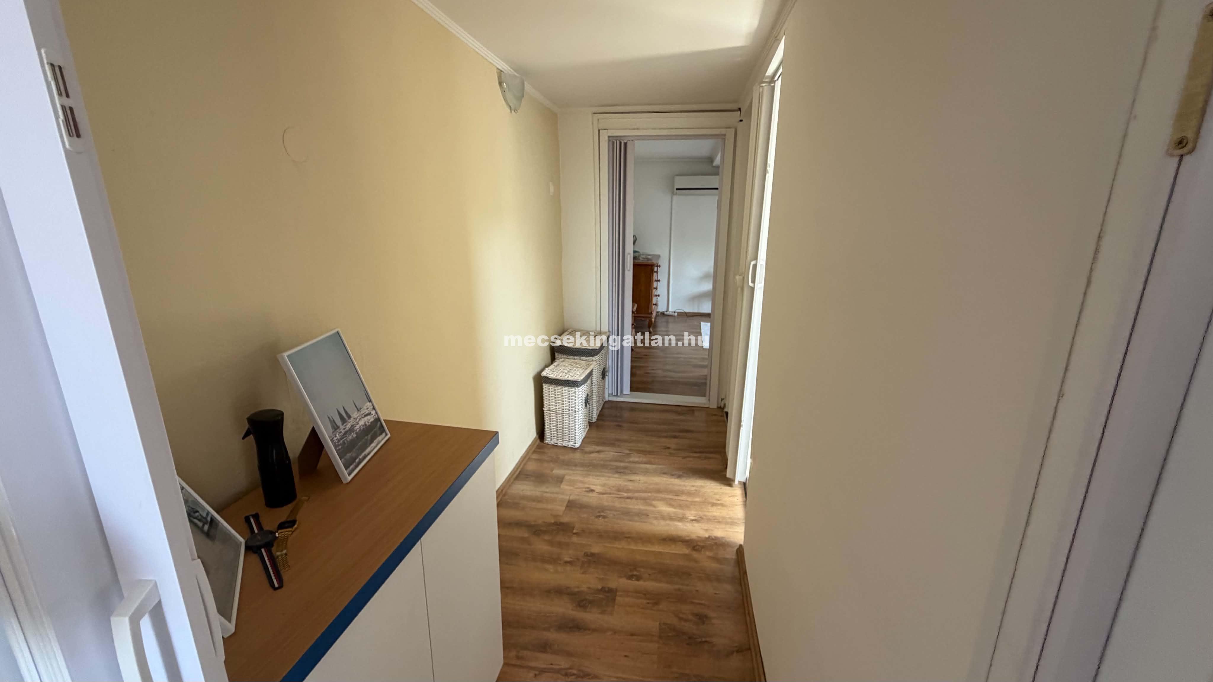 Pécs magyarürögi részén kétszintes családi ház eladó