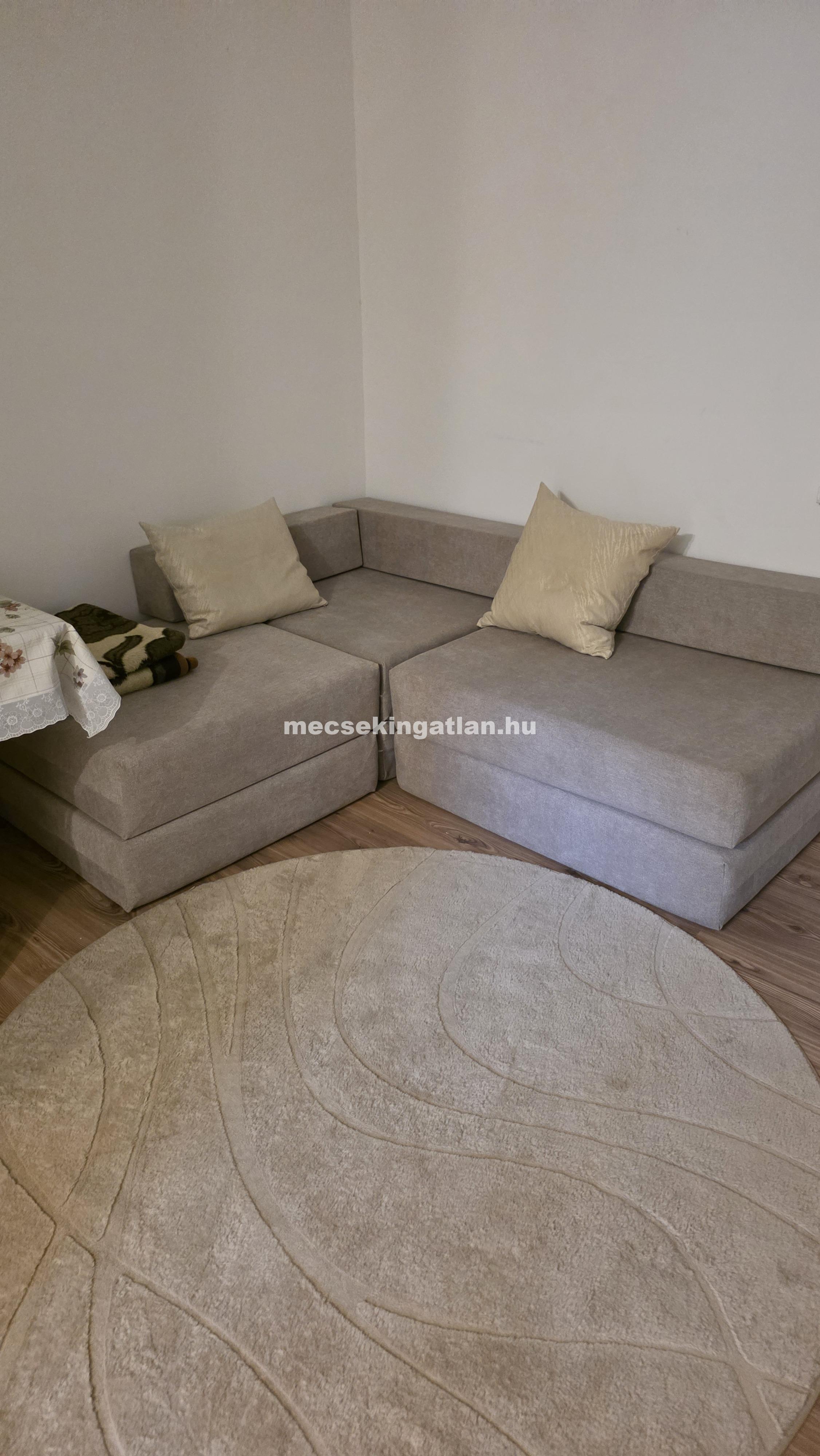 Pécsett a Dobó István utcában 1 szobás téglalakás kiadó!