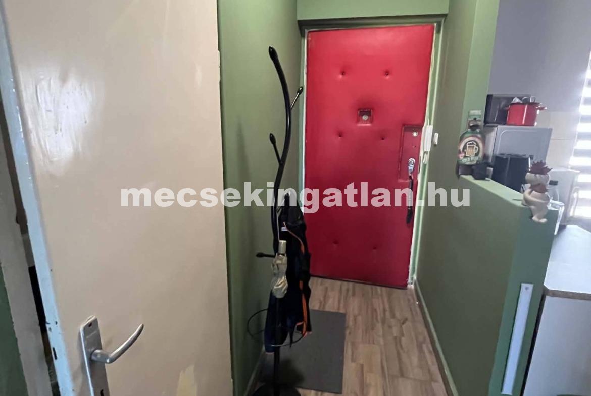 Pécs, Apáca utcában kiadó felújított – igényes téglalakás -klímás