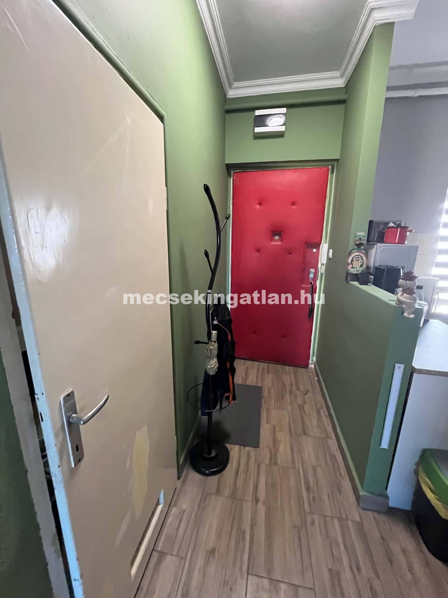 Pécs, Apáca utcában kiadó felújított – igényes téglalakás -klímás