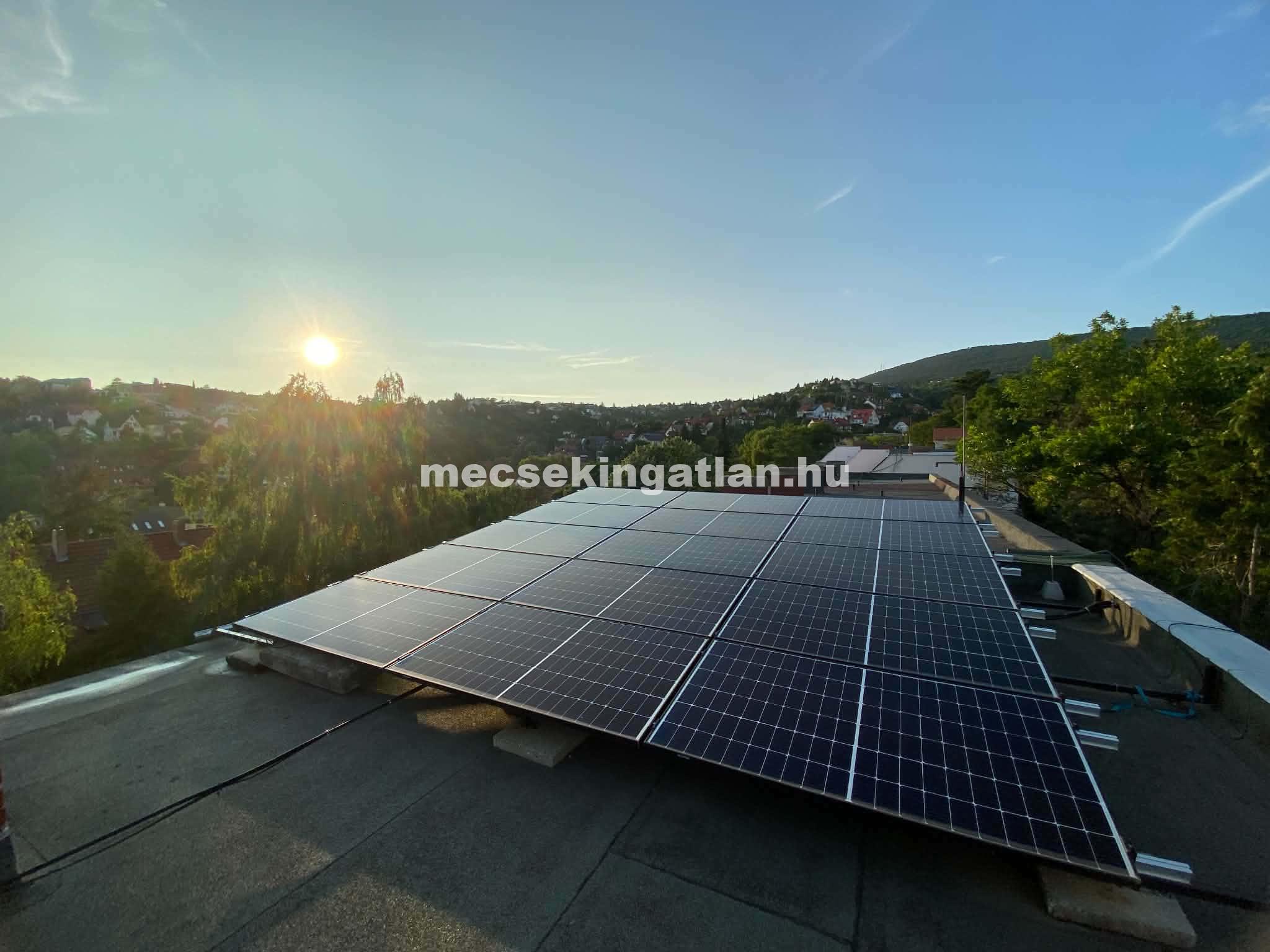 Pécsett a Jurisics Miklós utcában panorámás téglalakás tágas terasszal kiadó!