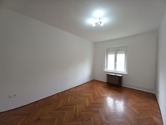 kiadó ingatlan térkép Pécs