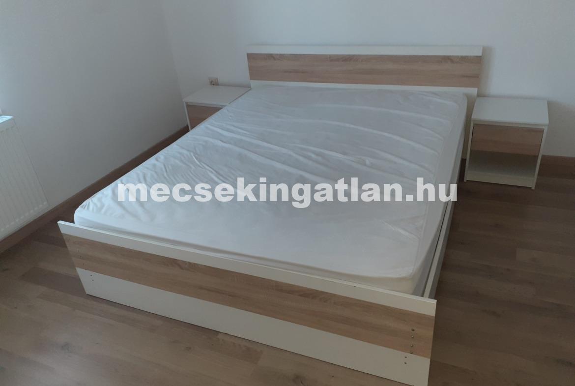 Pécs frekventált részén a Hunyadi János utcában téglalakás kiadó!