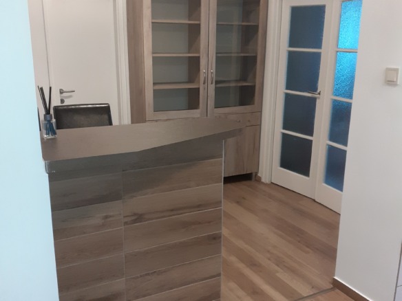 ingatlan p&eacute;cs kiad&oacute; elad&oacute; lak&aacute;s alb&eacute;rletek p&eacute;cs