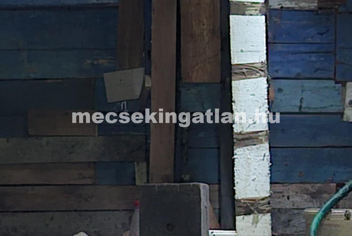 Pécs, Bánomi részén Csárda utcában eladó családi ház