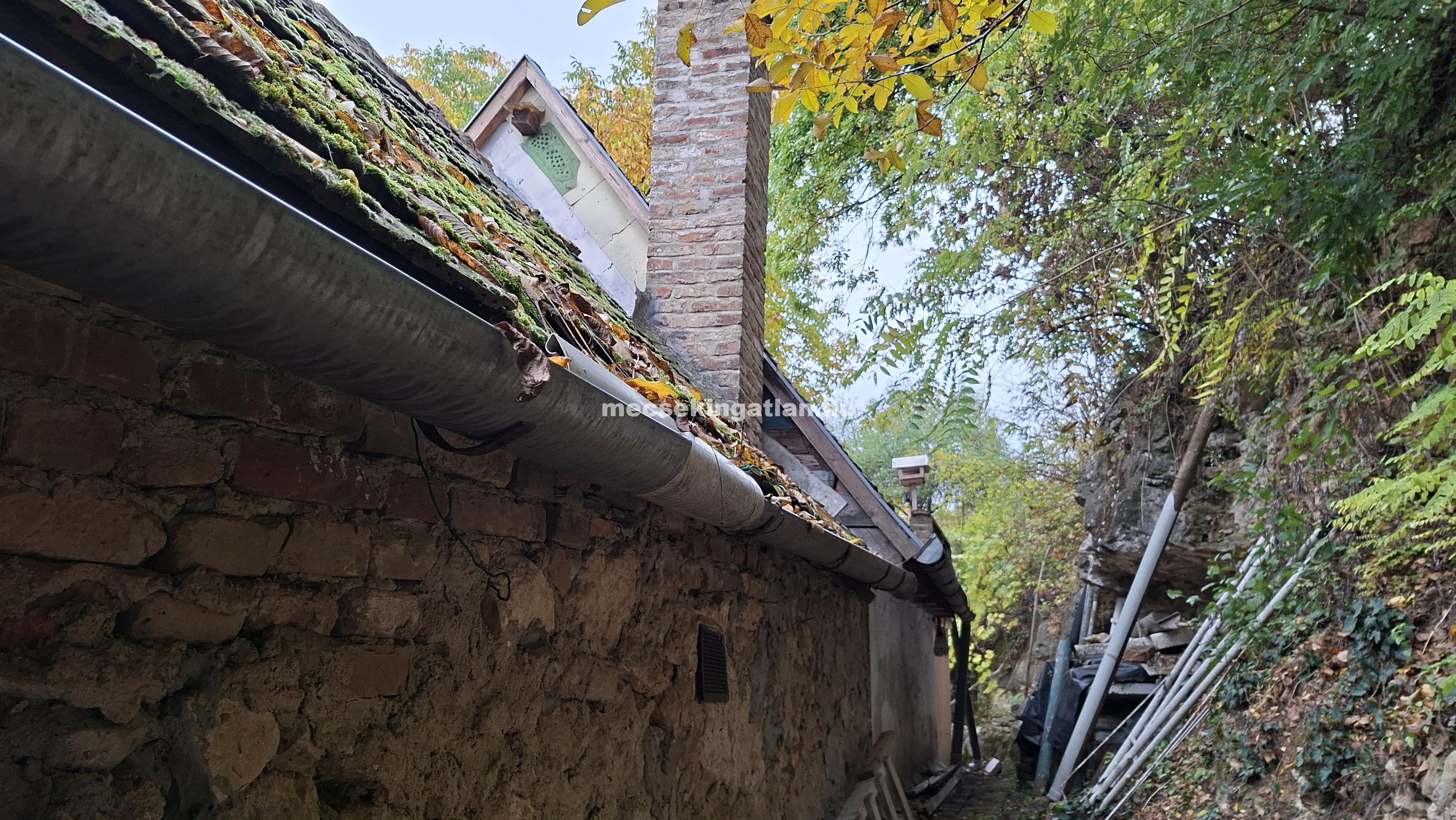 Pécs, Bánomi részén Csárda utcában eladó családi ház