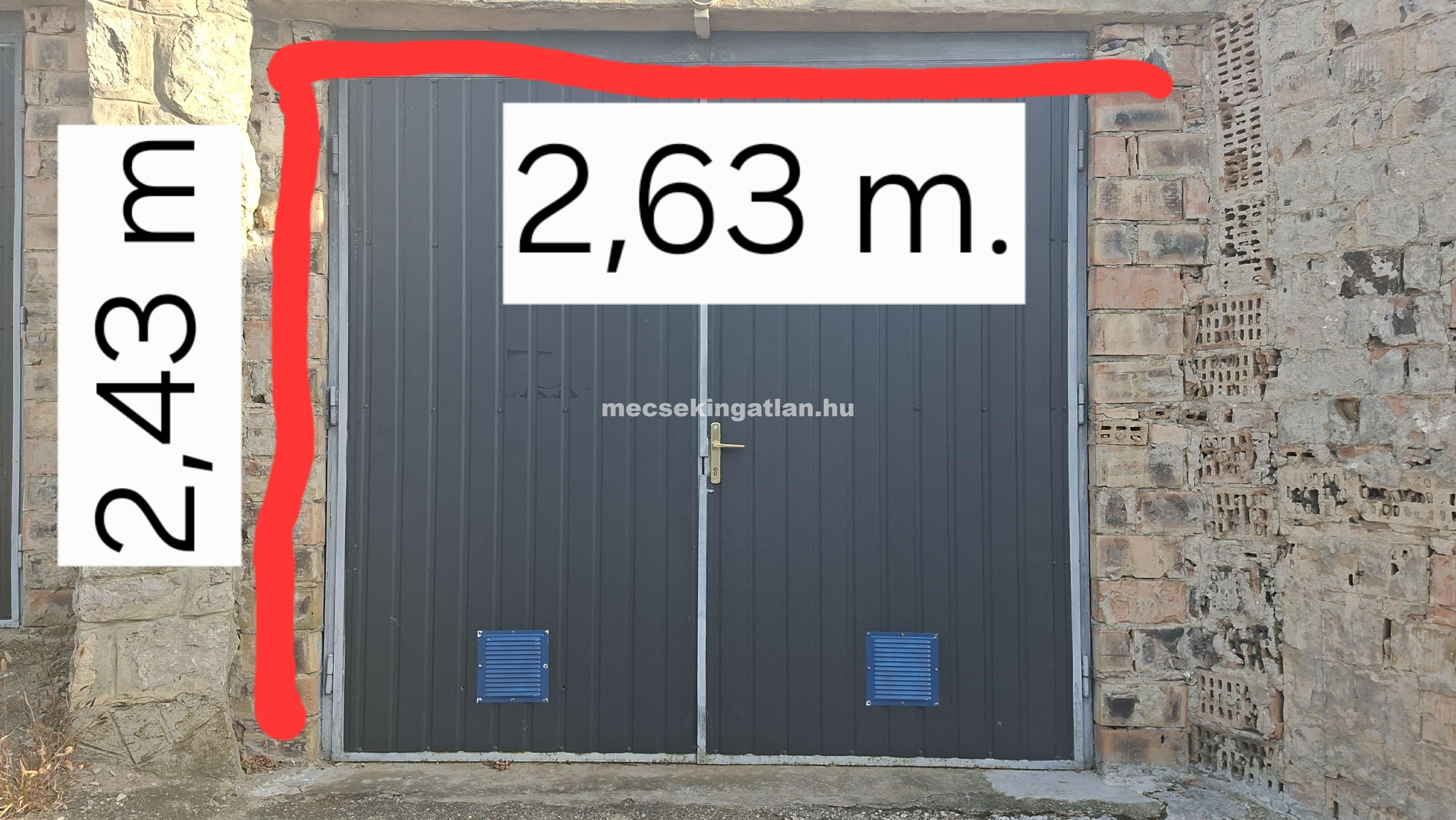 Pécsett Egyetemvárosban a Pacsirta utcában a Bagoly-dűlő elején kiadó üres önálló garázs